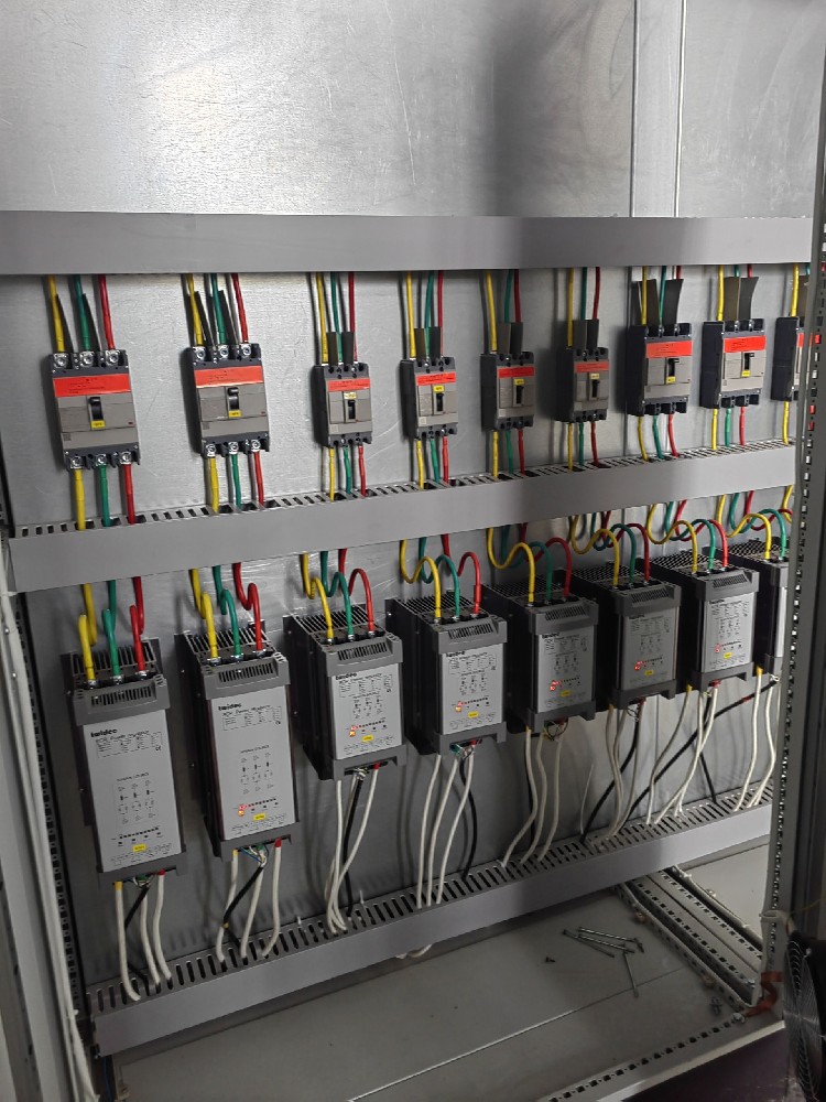 电力调解器负载电压加不上去是什么原因？？？？