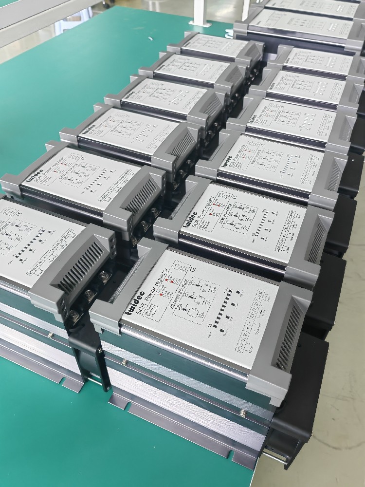 怎样实现多台电力调解器的协同事情以知足重大的电力控制需求？？