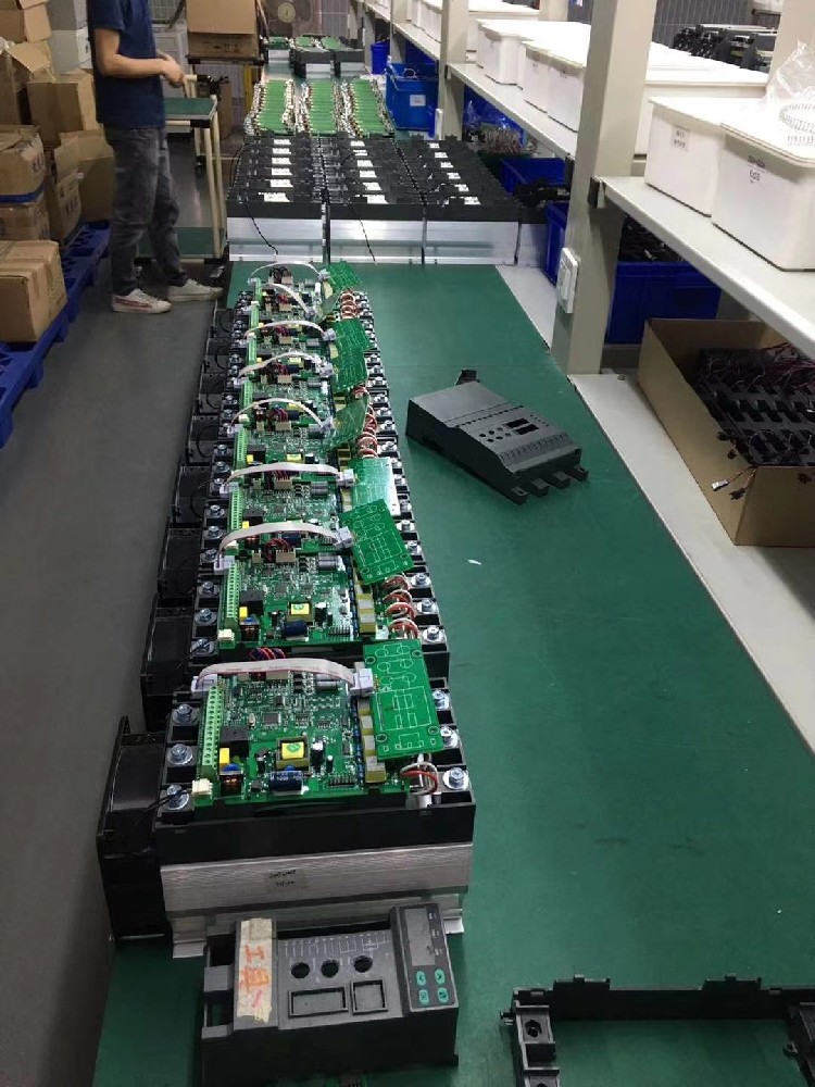 当电力调解器接入的电网保存三相不平衡时，，，，，，会爆发什么效果及怎样解决？？？？