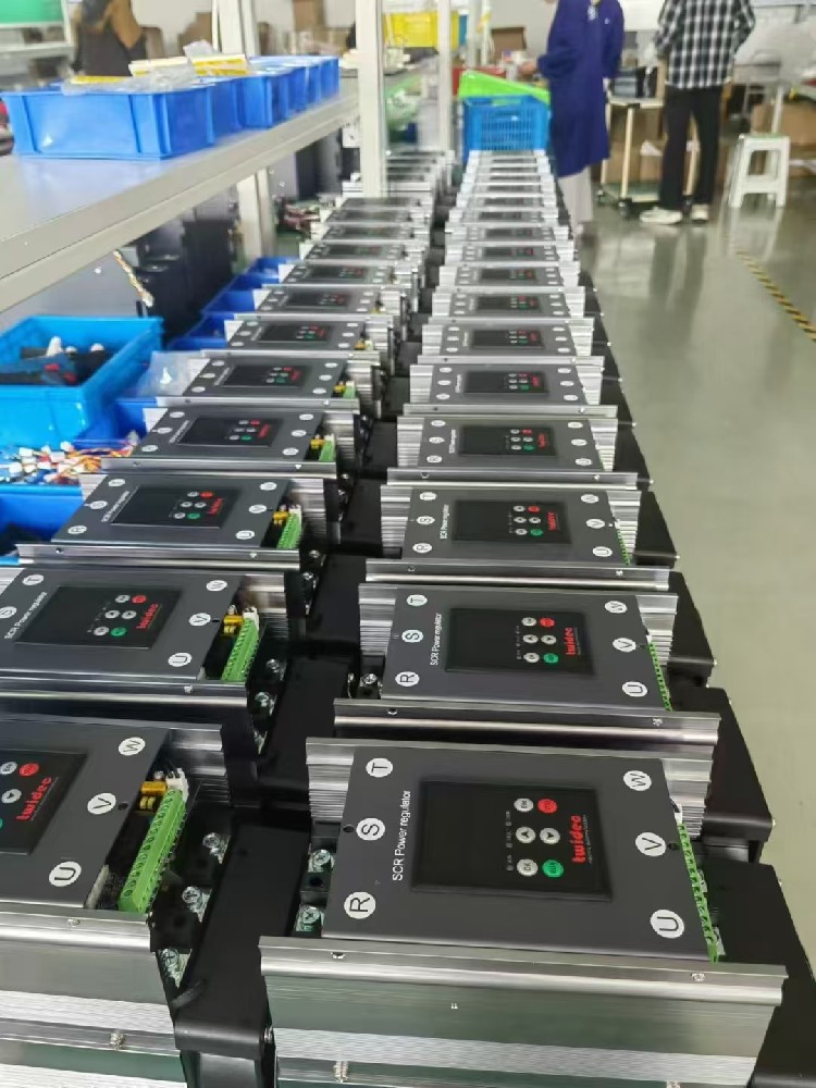 随着物联网装备的普及，，，，，，电力调解器怎样与其他物联网装备实现无缝通讯和协同事情？？？