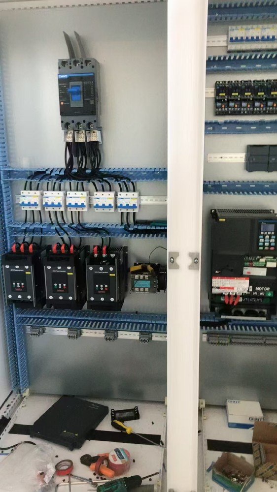 怎样通过电力调解器实现对漫衍式能源资源的聚合与有用使用？？？